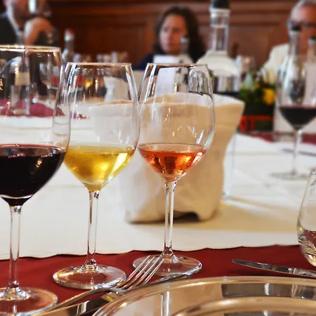 Hotel Oasi Neumann 3*